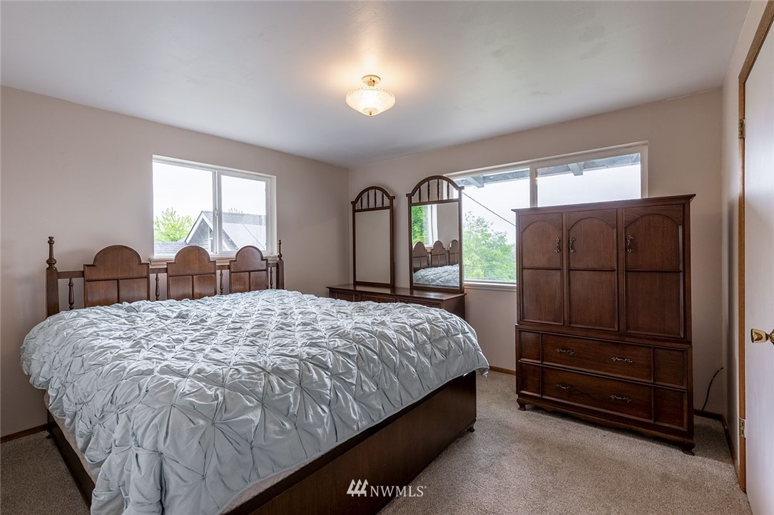 6124 Larimer Road Everett, WA 98208 - Photo 17 of 36