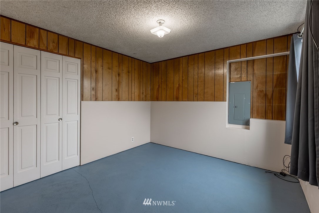 6124 Larimer Road Everett, WA 98208 - Photo 5 of 36