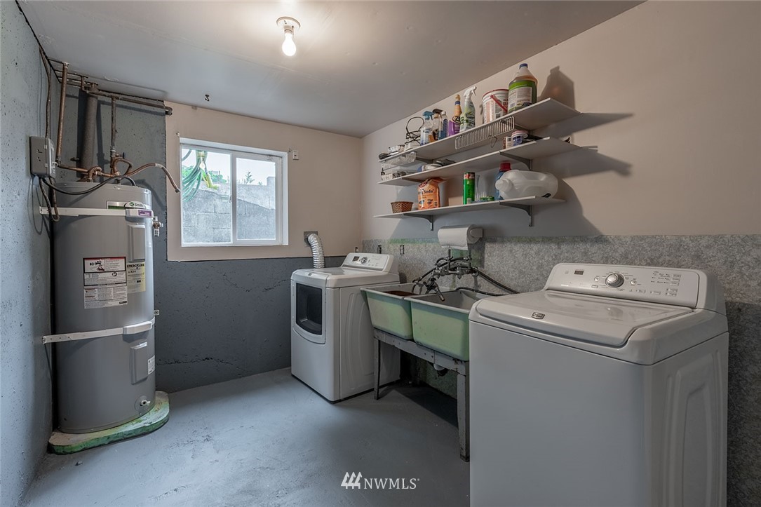 6124 Larimer Road Everett, WA 98208 - Photo 10 of 36