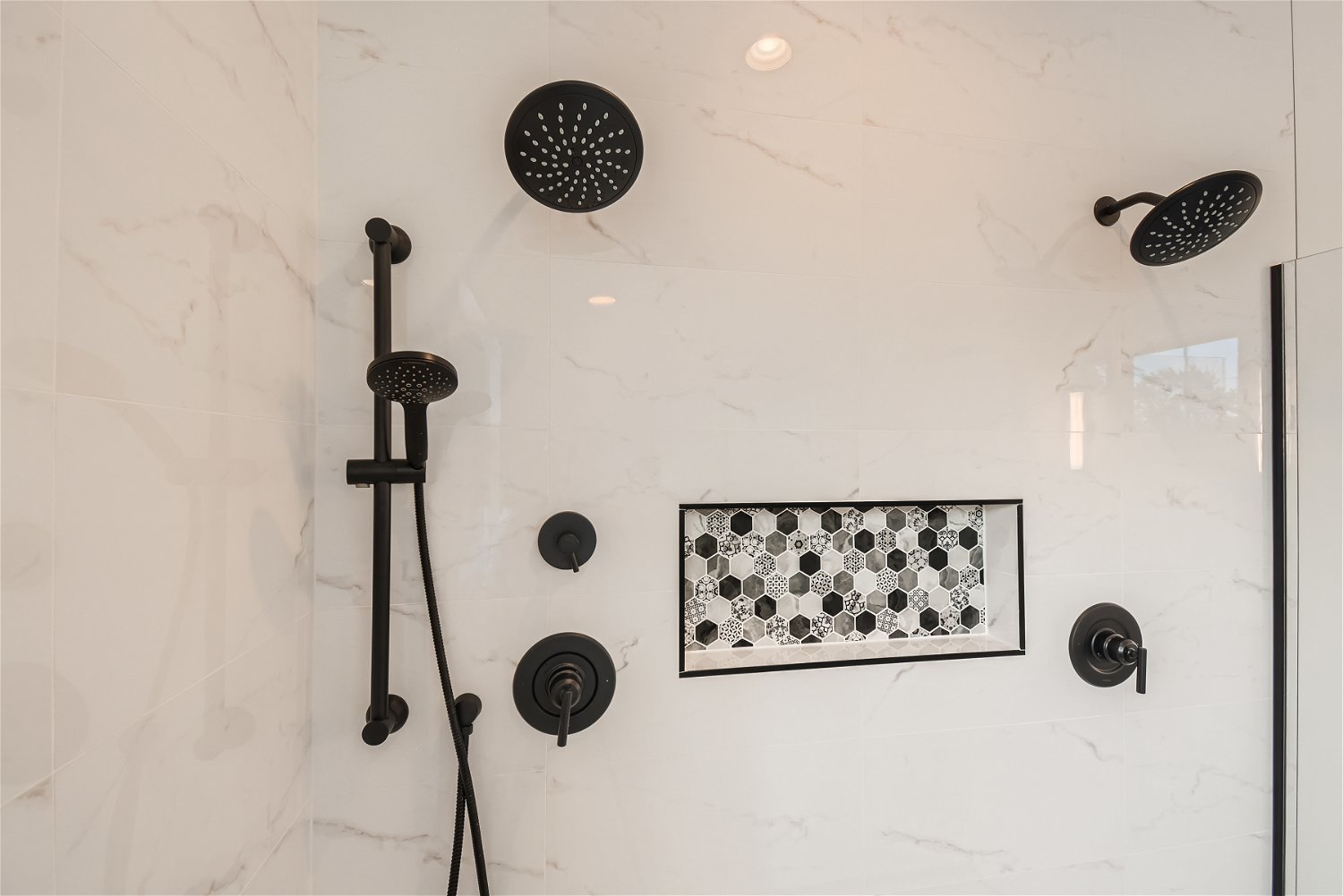 8 Alexandra Drive Mettawa, IL 60048 - Photo 20 of 30 a bathroom with a shower and a window