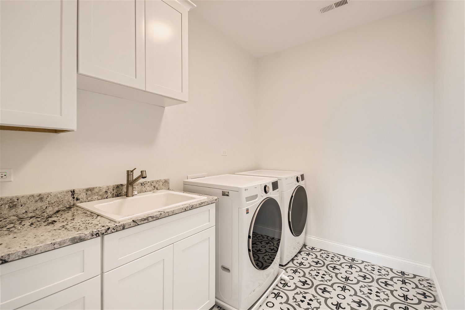 8 Alexandra Drive Mettawa, IL 60048 - Photo 23 of 30 a utility room with sink dryer and washer