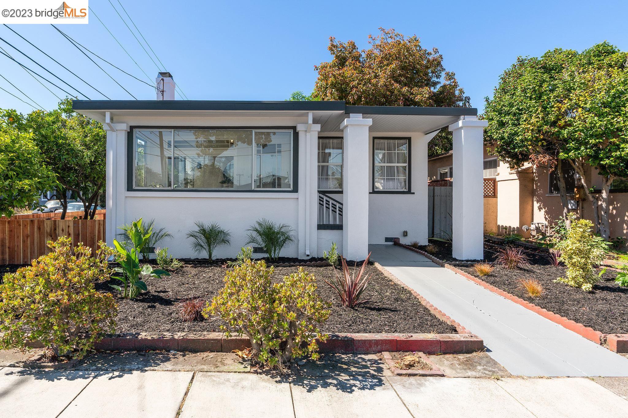 a front view of house with yard
