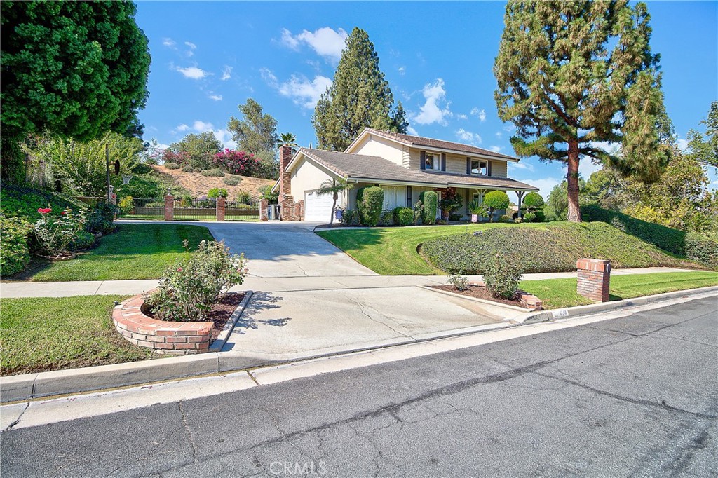 1230 Vía Vallarta Riverside, CA 92506 - Photo 4 of 63 Gallery Image 4