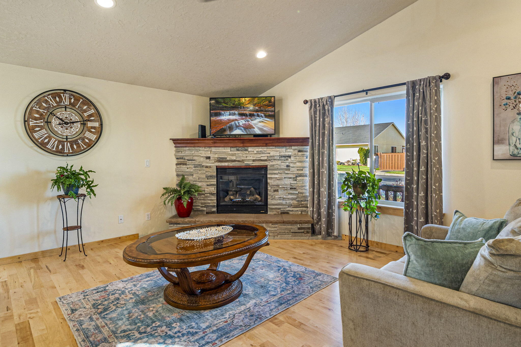 20542 Prospector Loop Bend, OR 97702 - Photo 5 of 33 5-web-or-mls-20542 Prospector Loop, Bend
