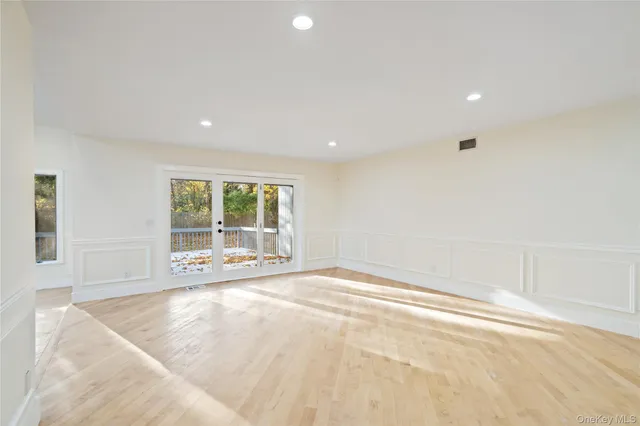 $1,249,000 | 2 Heiko Court, Northport, NY 11768