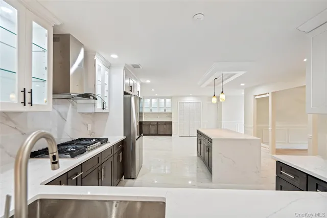 $1,249,000 | 2 Heiko Court, Northport, NY 11768