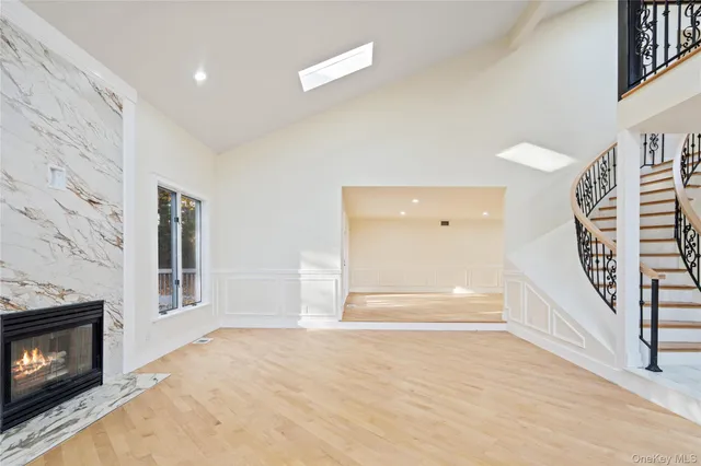 $1,249,000 | 2 Heiko Court, Northport, NY 11768