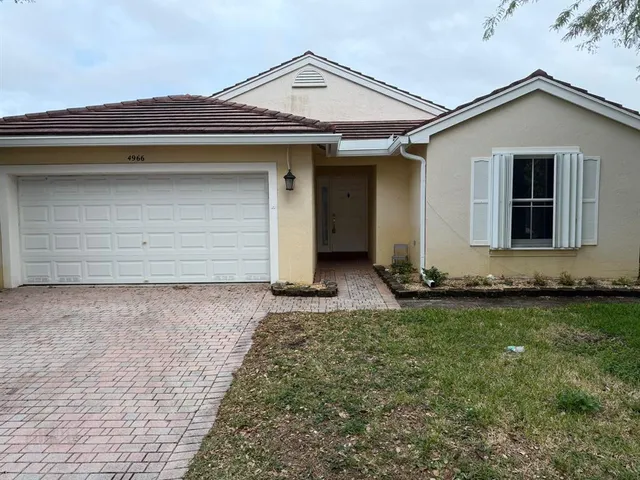 $880,000 | 4966 Southwest 33rd Terrace, Hollywood, FL 33312