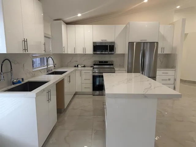 $880,000 | 4966 Southwest 33rd Terrace, Hollywood, FL 33312