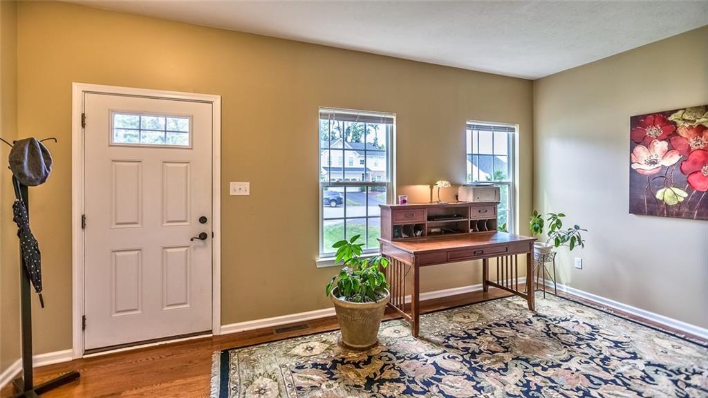 265 Long Ridge Drive Coraopolis, PA 15108 - Photo 3 of 24 Gallery Image 3