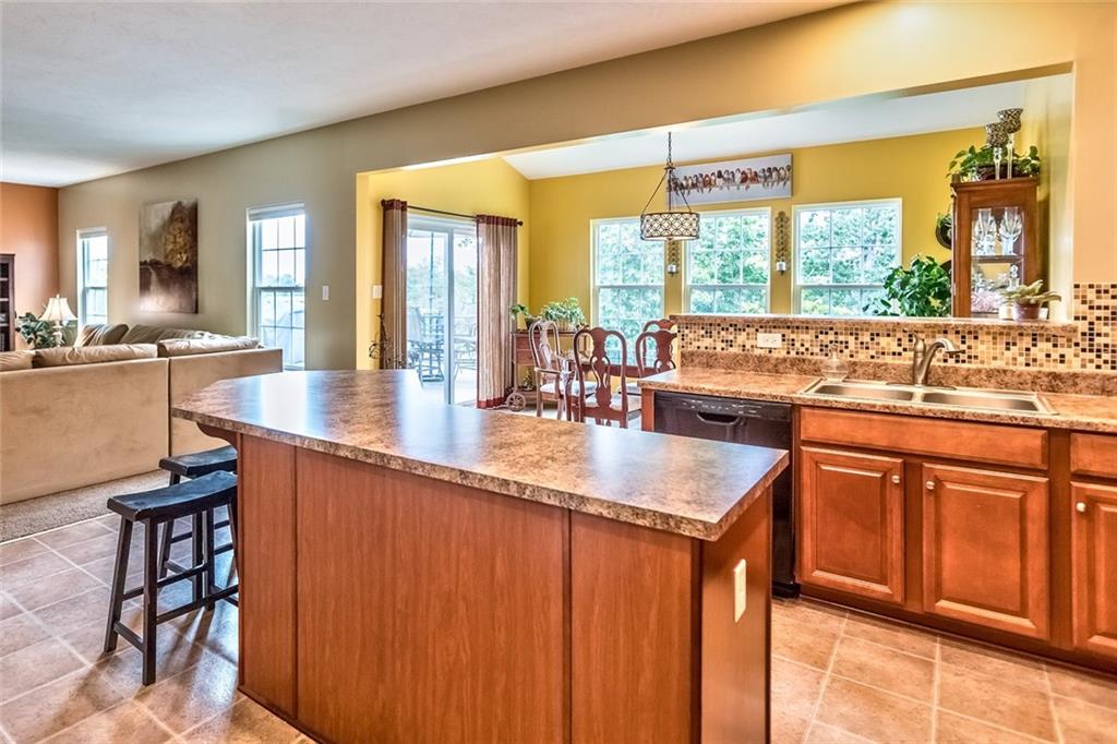 265 Long Ridge Drive Coraopolis, PA 15108 - Photo 6 of 24 Gallery Image 6