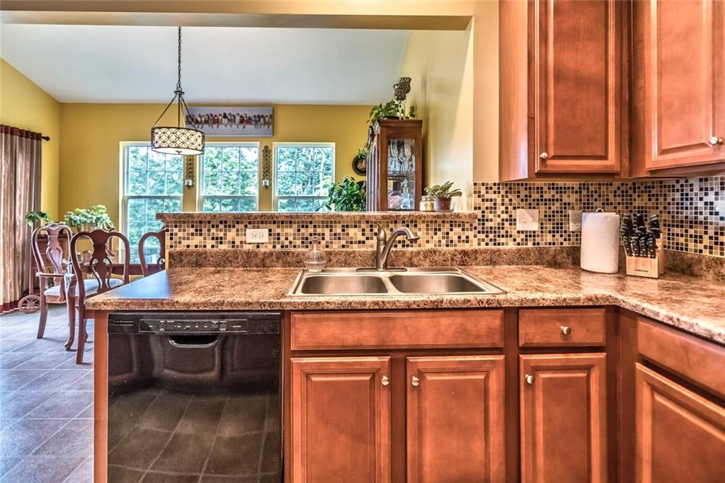265 Long Ridge Drive Coraopolis, PA 15108 - Photo 7 of 24 Gallery Image 7