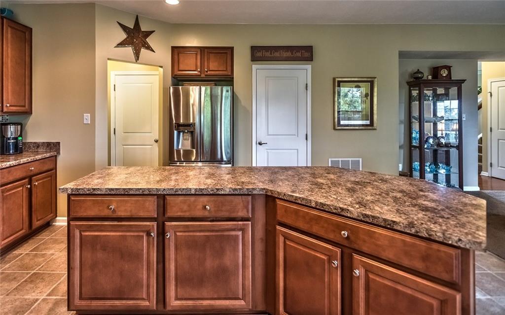 265 Long Ridge Drive Coraopolis, PA 15108 - Photo 8 of 24 Gallery Image 8