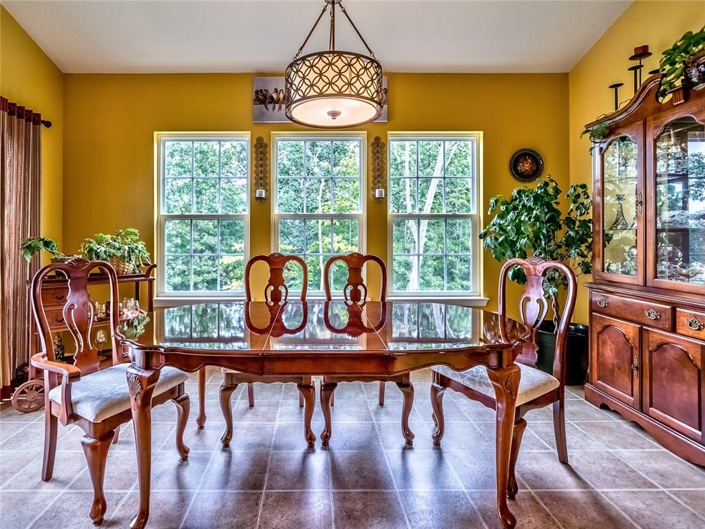 265 Long Ridge Drive Coraopolis, PA 15108 - Photo 10 of 24 Gallery Image 10