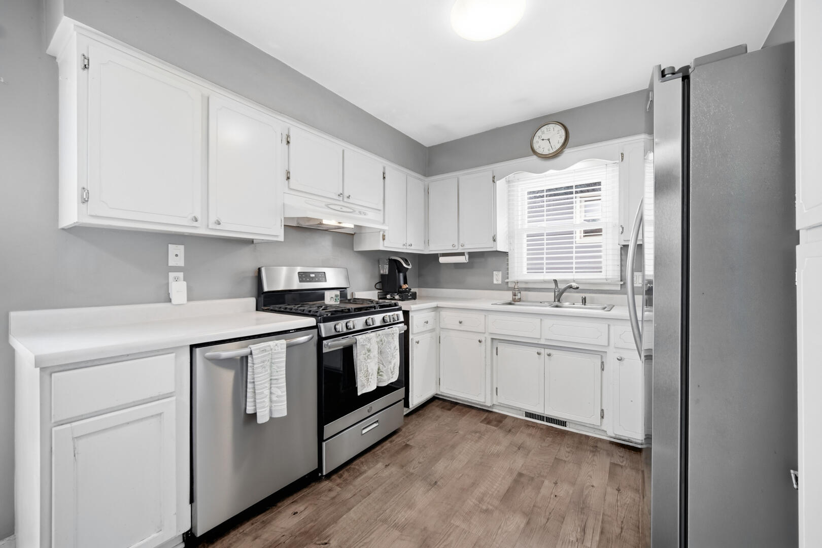 520 211th Street Dyer, IN 46311 - Photo 2 of 20 1620x1080
