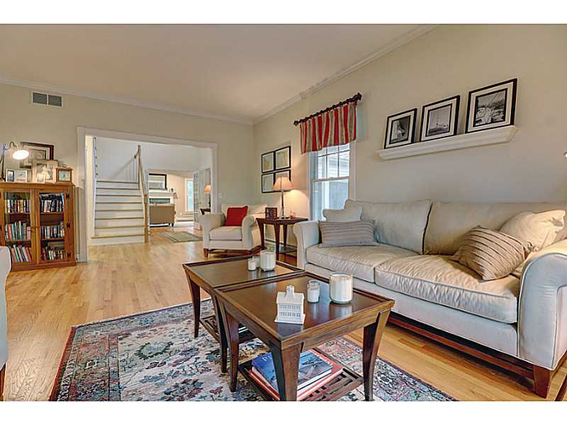 252 Wickford Point Road North Kingstown, RI 02852 - Photo 14 of 25 Living Room.