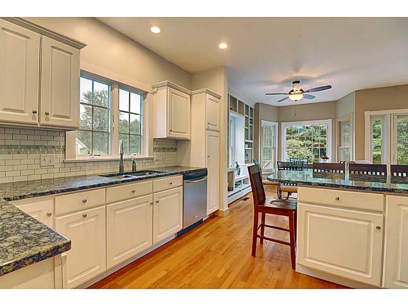 252 Wickford Point Road North Kingstown, RI 02852 - Photo 4 of 25 Kitchen.