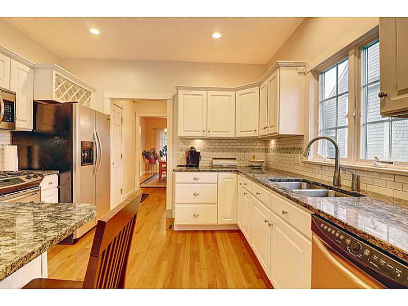 252 Wickford Point Road North Kingstown, RI 02852 - Photo 6 of 25 Kitchen.