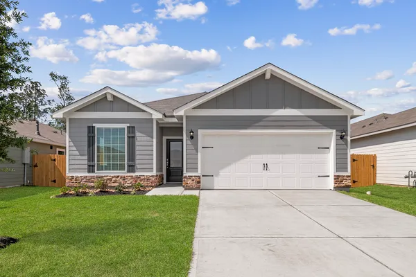 $1,880 | 15415 Maple Ter Drive, Conroe, TX 77303