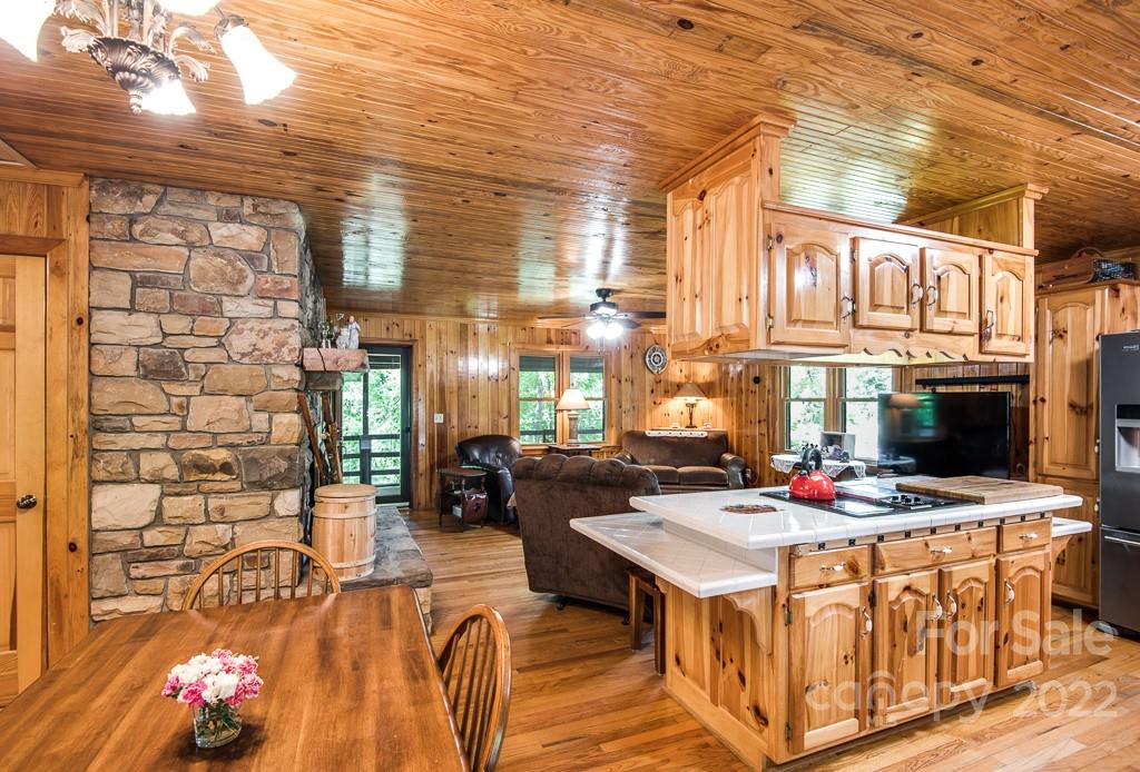 405 6th Avenue Southwest Conover, NC 28613 - Photo 11 of 44 Gallery Image 11