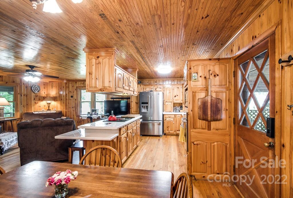 405 6th Avenue Southwest Conover, NC 28613 - Photo 12 of 44 Gallery Image 12