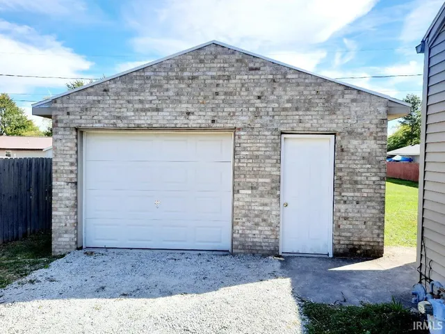 $104,900 | 2204 North Watt Avenue, Muncie, IN 47303