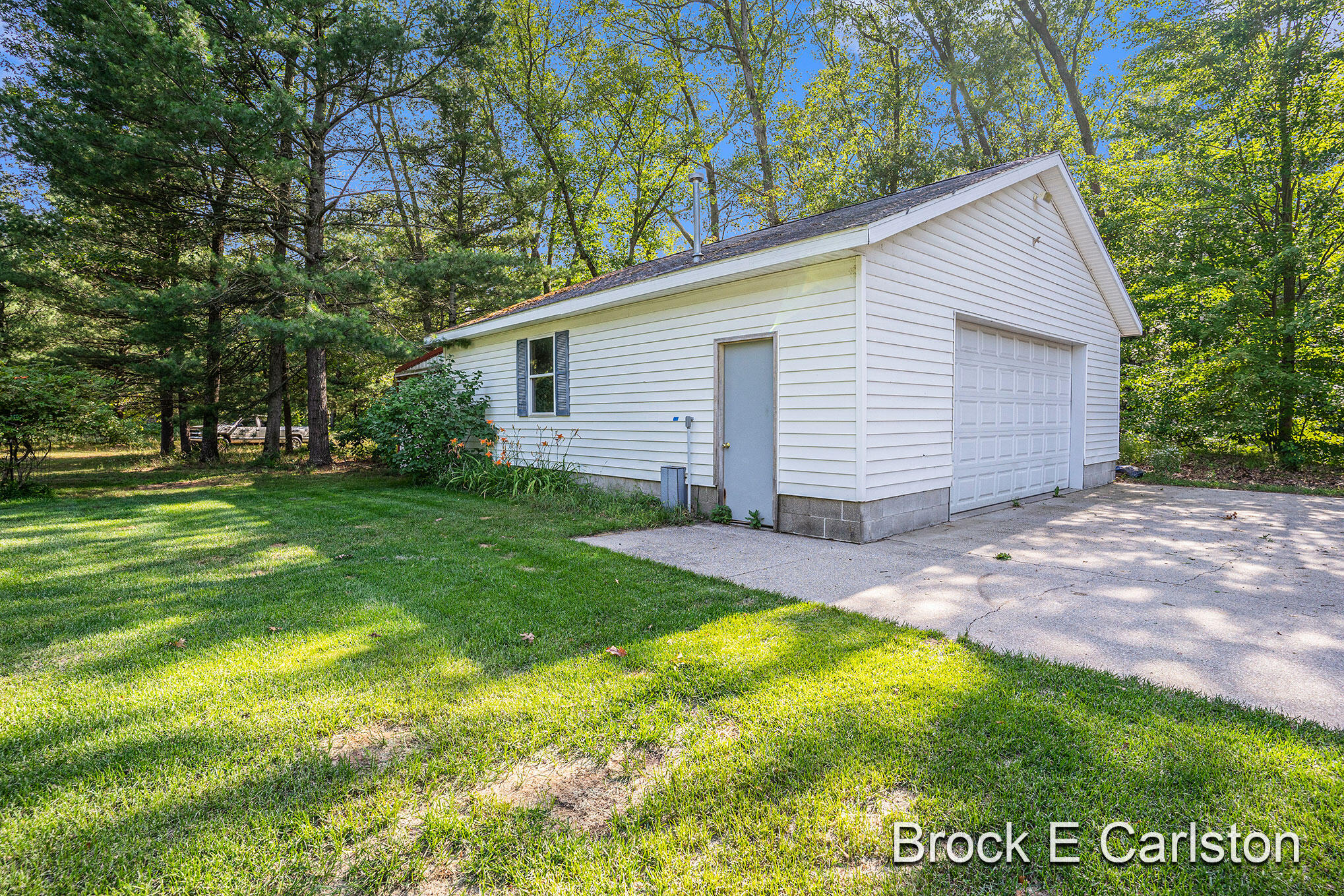 6207 Hall Road Muskegon, MI 49442 - Photo 4 of 37 DSC00282