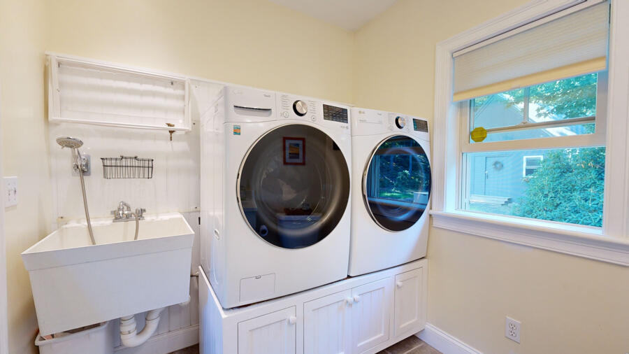 29 Boulder Hill Road Tenants Harbor, ME 04860 - Photo 53 of 90 View Inside Laundry Room