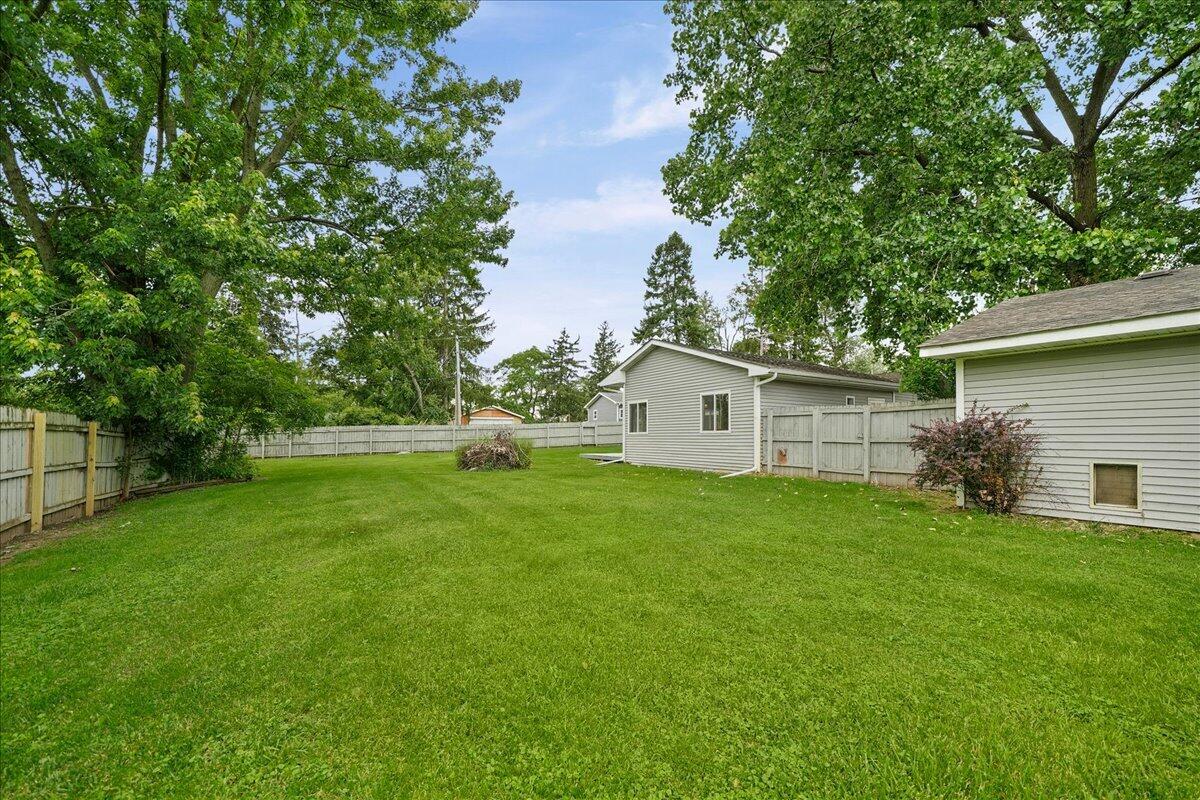 26 South Fish Lake Road Valparaiso, IN 46385 - Photo 18 of 19 1200x800