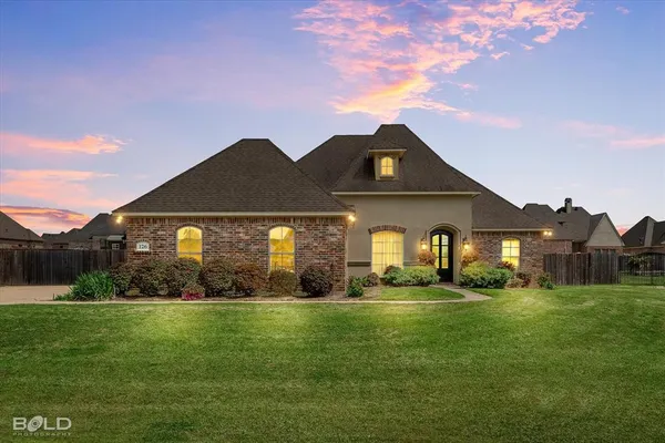 $379,900 | 126 Lori Drive, Stonewall, LA 71078