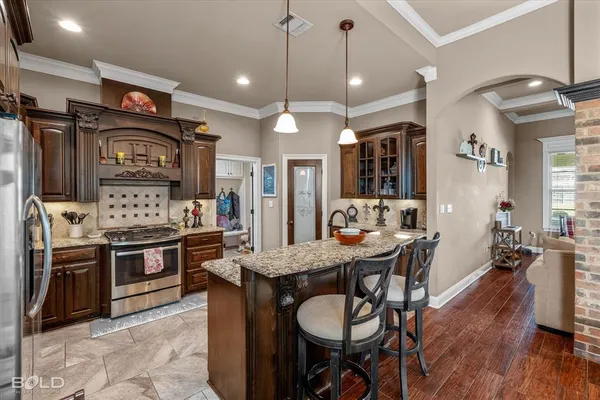 $379,900 | 126 Lori Drive, Stonewall, LA 71078