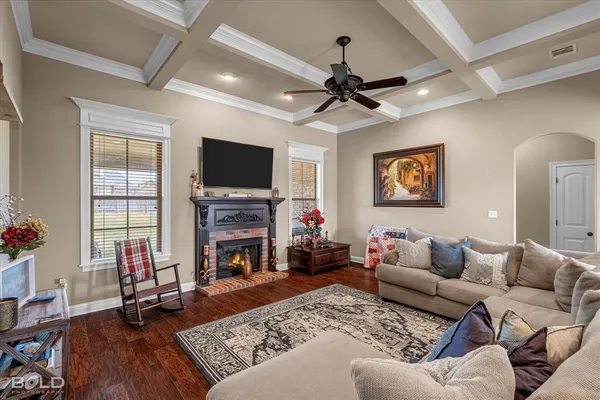 $379,900 | 126 Lori Drive, Stonewall, LA 71078