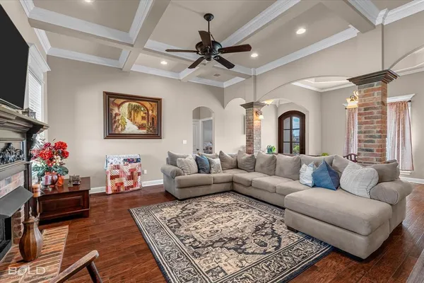 $379,900 | 126 Lori Drive, Stonewall, LA 71078