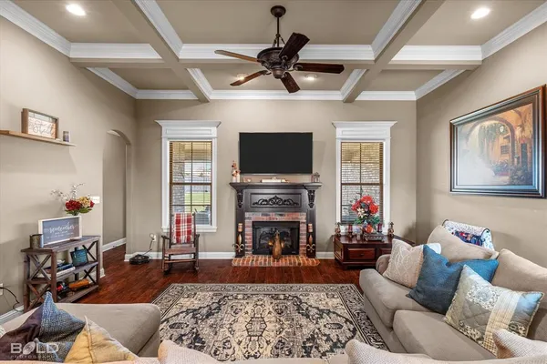 $379,900 | 126 Lori Drive, Stonewall, LA 71078