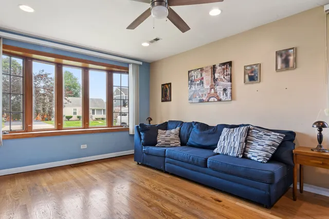 $279,000 | 5306 Kimball Place, Oak Lawn, IL 60453