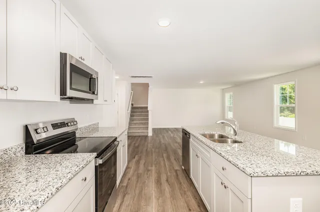 $349,950 | 73 West Emily Gardens Drive, Selma, NC 27576