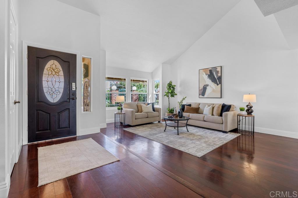 978 Roca Place Chula Vista, CA 91910 - Photo 7 of 45 a living room with furniture and a window