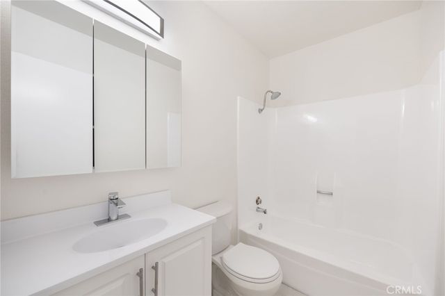 $3,150 | 333 Riverdale Drive, Unit 10, Glendale, CA 91204