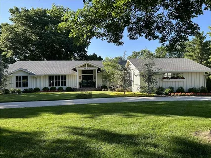 $1,595,000 | 8600 Reinhardt Lane, Leawood, KS 66206