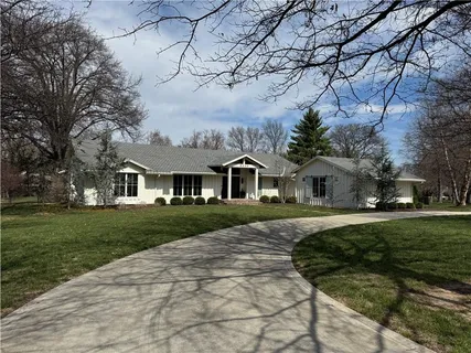 $1,595,000 | 8600 Reinhardt Lane, Leawood, KS 66206