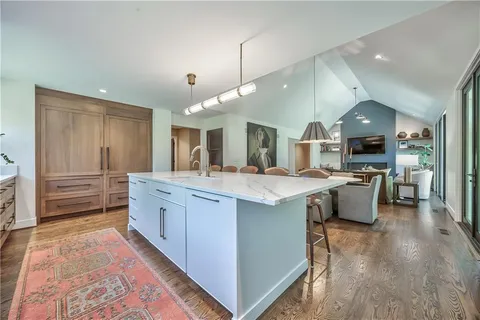 $1,595,000 | 8600 Reinhardt Lane, Leawood, KS 66206