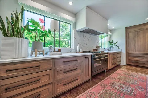 $1,595,000 | 8600 Reinhardt Lane, Leawood, KS 66206