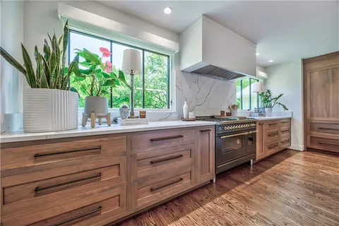 $1,595,000 | 8600 Reinhardt Lane, Leawood, KS 66206