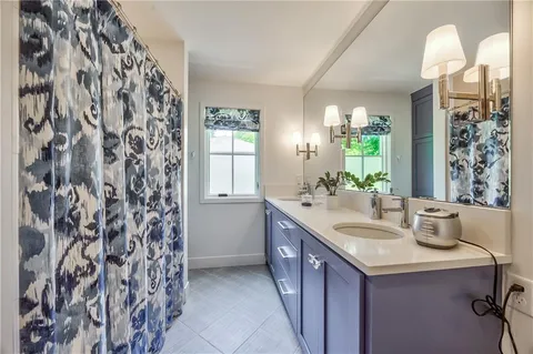 $1,595,000 | 8600 Reinhardt Lane, Leawood, KS 66206
