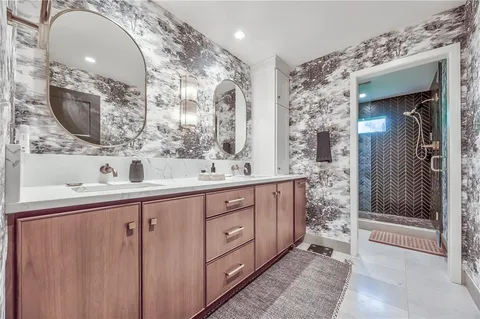 $1,595,000 | 8600 Reinhardt Lane, Leawood, KS 66206
