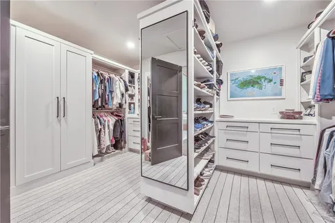 $1,595,000 | 8600 Reinhardt Lane, Leawood, KS 66206