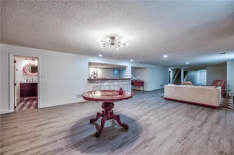 $1,595,000 | 8600 Reinhardt Lane, Leawood, KS 66206