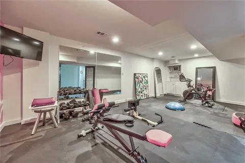$1,595,000 | 8600 Reinhardt Lane, Leawood, KS 66206