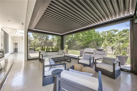 $1,595,000 | 8600 Reinhardt Lane, Leawood, KS 66206
