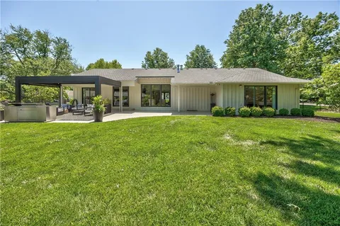 $1,595,000 | 8600 Reinhardt Lane, Leawood, KS 66206